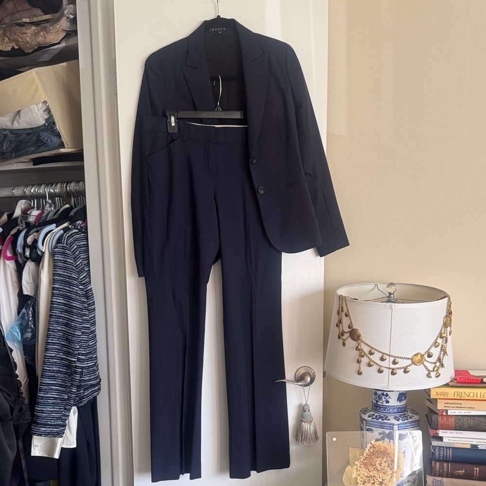 Theory Navy Suit Blazer Size 2 Pants Size 6